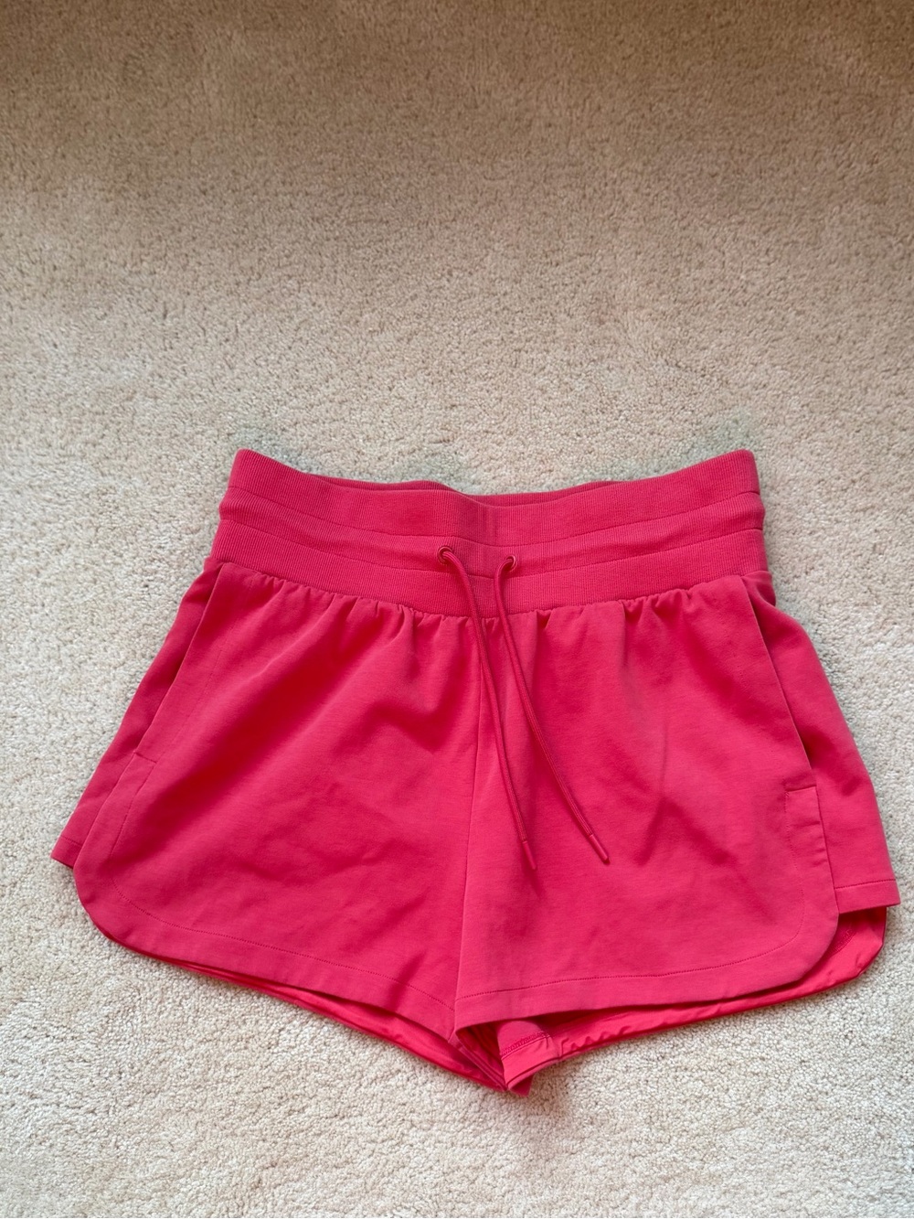 Old Navy Active Women’s Coral Extra High Rise Dynamic Fleece Shorts - Sz L - EUC